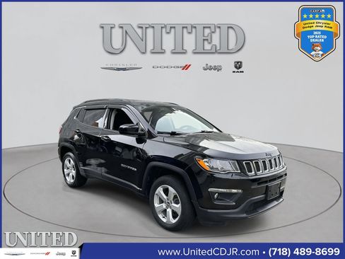 Used 2019 Jeep Compass Latitude image 1