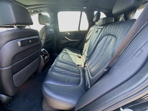 Used 2025 BMW X5 xDrive50e AWD/4WD image 23