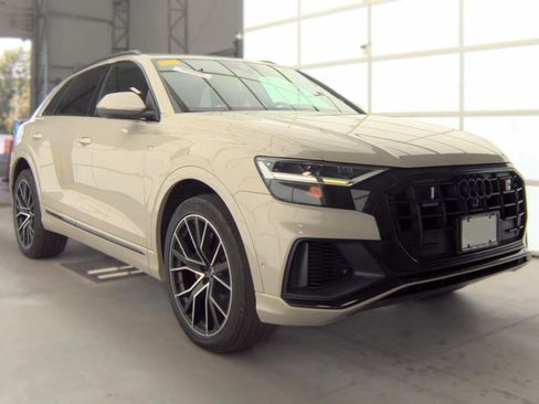 Used 2022 Audi Q8 Premium Plus w/ Premium Plus Package AWD/4WD image 3