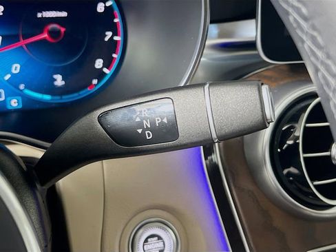 Used 2021 Mercedes-Benz GLC 300 4MATIC w/ Premium Package image 24