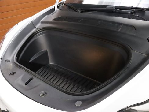 Used 2022 Tesla Model Y Long Range image 14