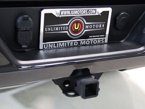 Used 2021 Chevrolet Silverado 1500 RST w/ Bed Protection Package image 13