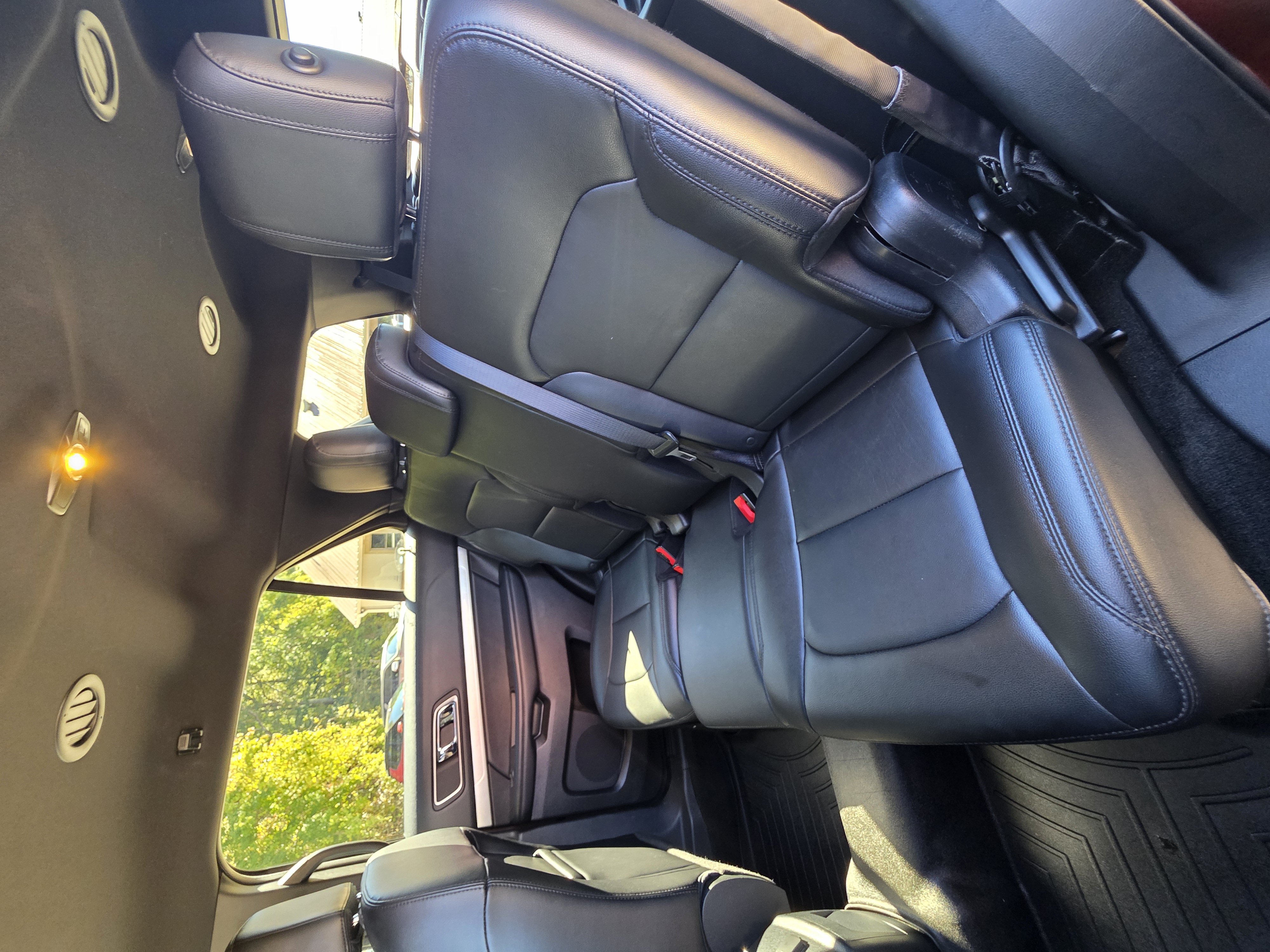 Used 2016 Ford Explorer XLT w/ Equipment Group 202A AWD/4WD image 24