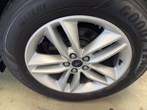 Used 2015 Ford Edge SEL w/ Equipment Group 201A AWD/4WD image 32