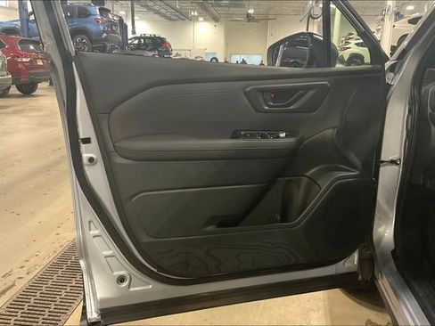 Used 2025 Subaru Forester Premium image 23