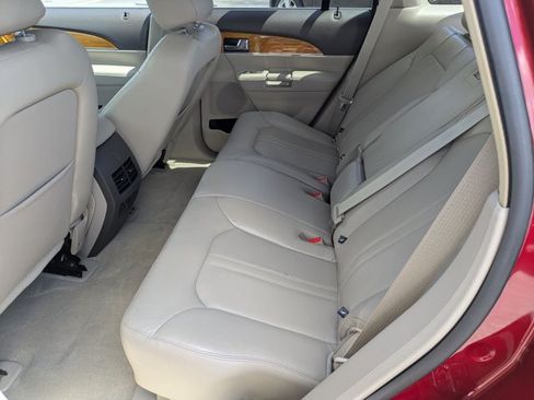 Used 2013 Lincoln MKX FWD w/ Wood Pkg image 17