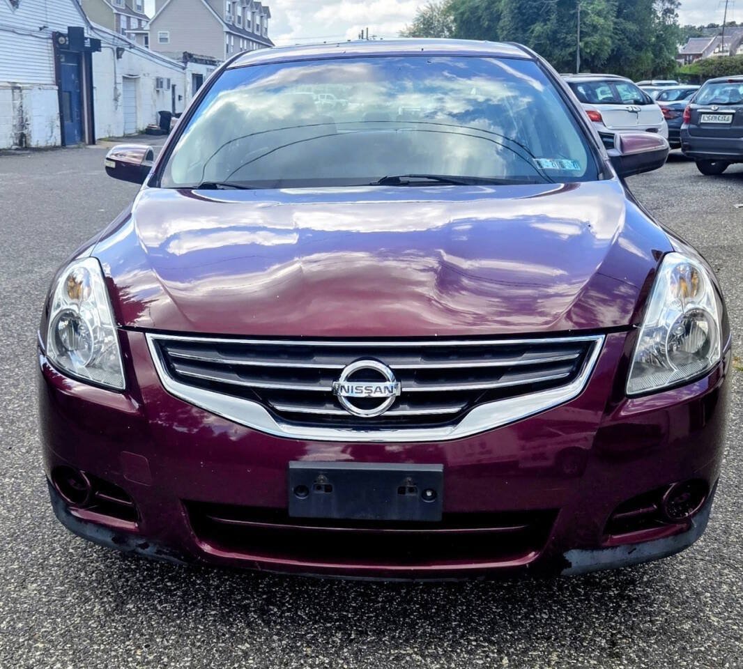 Used 2010 Nissan Altima 2.5 S w/ Premium Audio Pkg FWD image 3