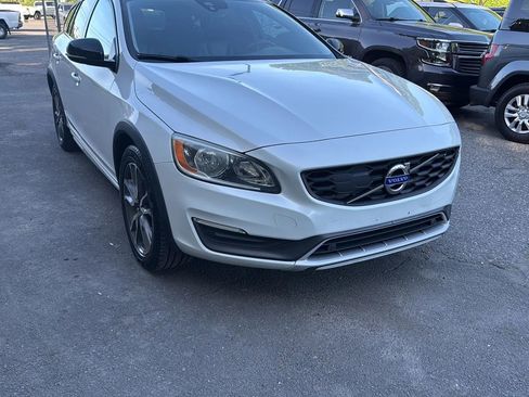 Used 2016 Volvo V60 T5 Cross Country AWD/4WD image 2