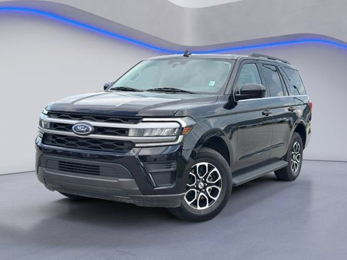 Used 2024 Ford Expedition XLT AWD/4WD image 2