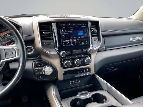 Used 2022 RAM 1500 Laramie AWD/4WD image 7