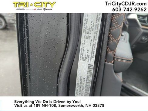 Used 2025 Jeep Grand Cherokee L Summit image 34