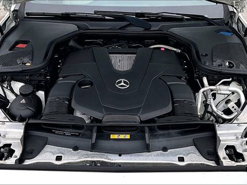 Used 2017 Mercedes-Benz E 400 4MATIC Wagon image 10