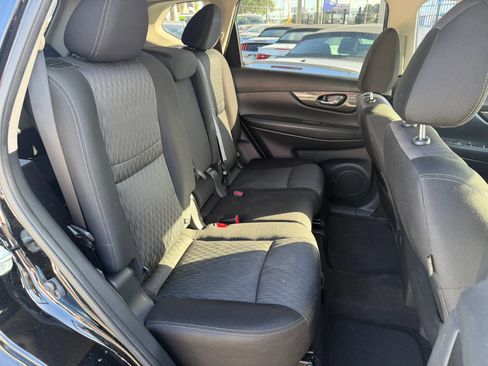 Used 2018 Nissan Rogue SV FWD image 10
