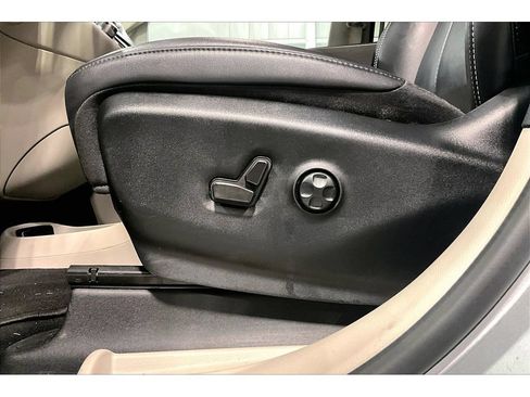 Used 2024 Chrysler Pacifica Touring-L FWD image 28