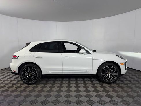 Used 2025 Porsche Macan AWD/4WD image 4