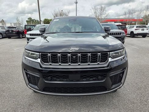 New 2026 Jeep Grand Cherokee Limited w/ Luxury Tech Group II image 18