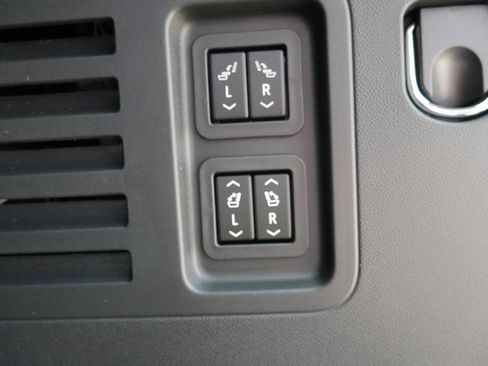 New 2026 Chevrolet Traverse High Country w/ LPO, Floor Liner Package AWD/4WD image 10