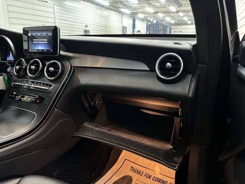 Used 2019 Mercedes-Benz GLC 300 4MATIC image 30