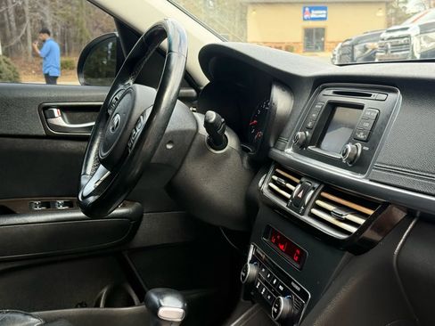 Used 2016 Kia Optima EX image 28
