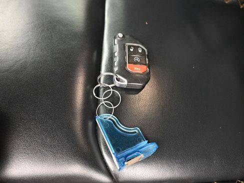 Used 2021 Jeep Wrangler Unlimited Sahara image 53