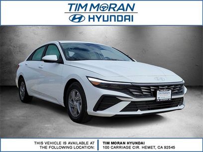 New 2025 Hyundai Elantra SE