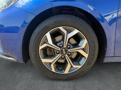 Used 2019 Kia Forte LXS FWD image 29