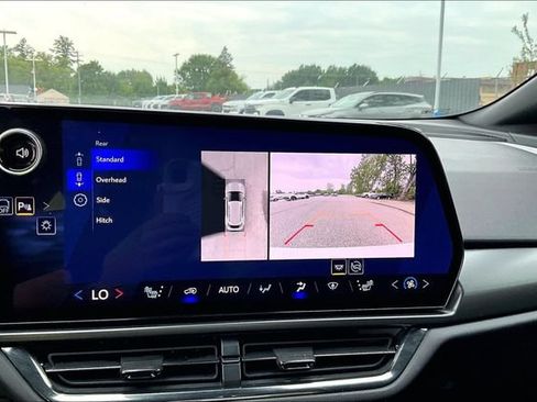 Certified 2024 Chevrolet Equinox EV RS FWD image 20