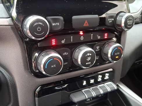 Certified 2022 RAM 1500 Big Horn AWD/4WD image 16