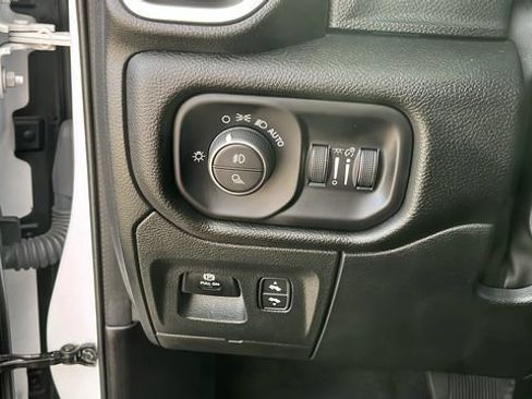 Used 2023 RAM 1500 Laramie AWD/4WD image 8