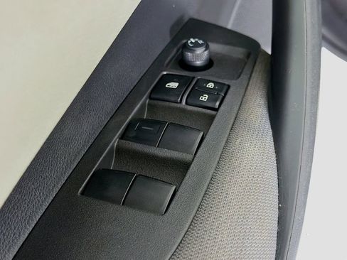 Used 2022 Toyota Corolla LE image 21