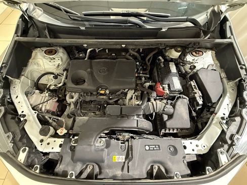 Used 2021 Toyota RAV4 LE AWD/4WD image 10