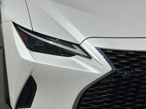 Used 2021 Lexus IS 300 w/ Comfort Package RWD image 8