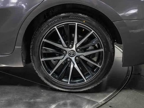 Certified 2022 Toyota Camry SE image 12