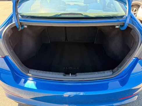 Used 2017 Hyundai Elantra SE FWD image 26