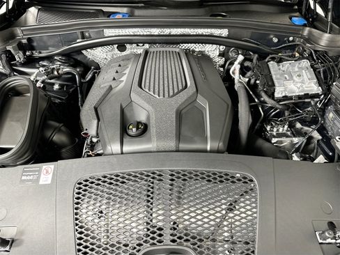 New 2026 Porsche Macan image 38