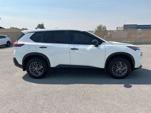 Used 2021 Nissan Rogue S AWD/4WD image 2