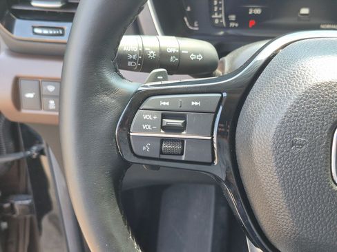 Used 2025 Honda Pilot Elite image 19