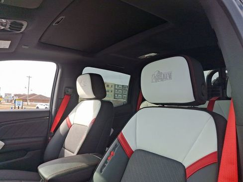 New 2025 GMC Canyon AT4 w/ AT4X AEV Edition image 11