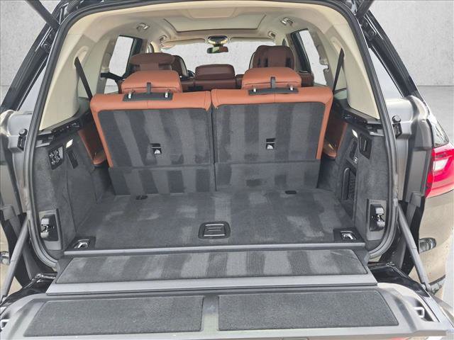 Used 2022 BMW X7 xDrive40i w/ Premium Package AWD/4WD image 6