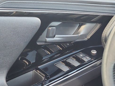 Used 2023 Toyota bZ4X Limited image 12