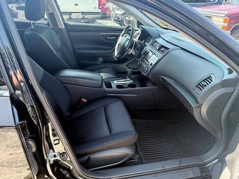 Used 2017 Nissan Altima 2.5 SR w/ Midnight Edition Package FWD image 16