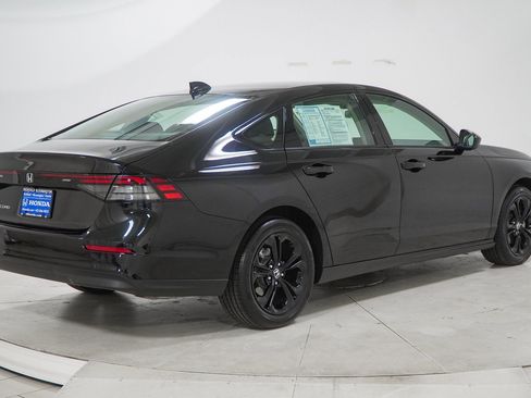 Certified 2025 Honda Accord SE image 10
