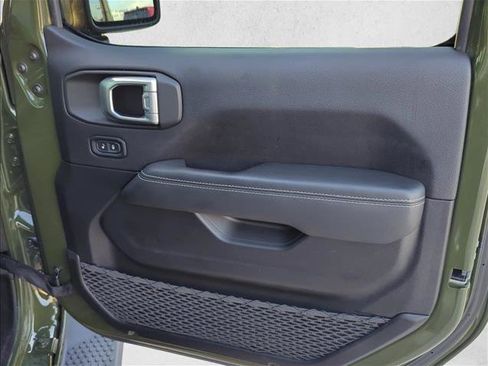 Used 2022 Jeep Wrangler Unlimited Sahara AWD/4WD image 24