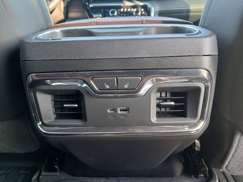 New 2026 GMC Sierra 2500 Denali Ultimate w/ LPO, Black Badging Package image 31
