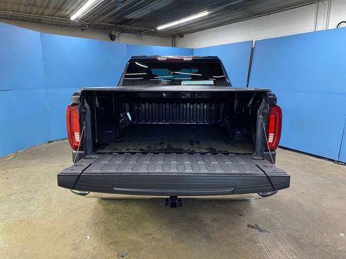 Used 2022 GMC Sierra 1500 SLT w/ SLT Convenience Package image 11