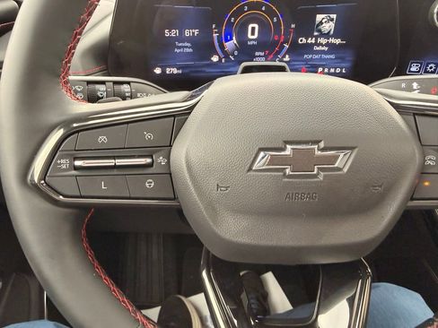 Used 2024 Chevrolet Traverse RS FWD image 25