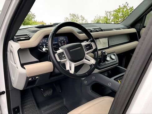Used 2022 Land Rover Defender 110 SE image 14