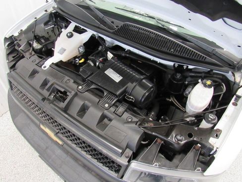 Used 2019 Chevrolet Express 3500 w/ Power Convenience Package image 40