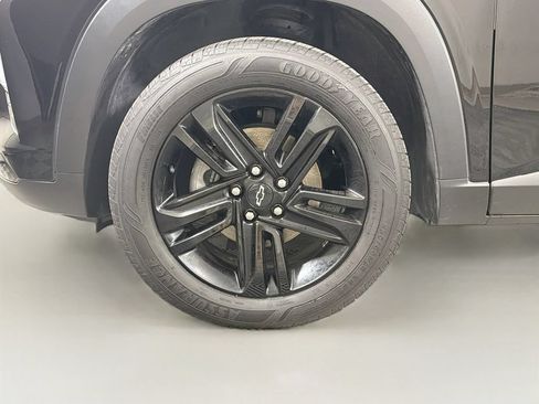 Used 2025 Chevrolet Trax ACTIV FWD image 29