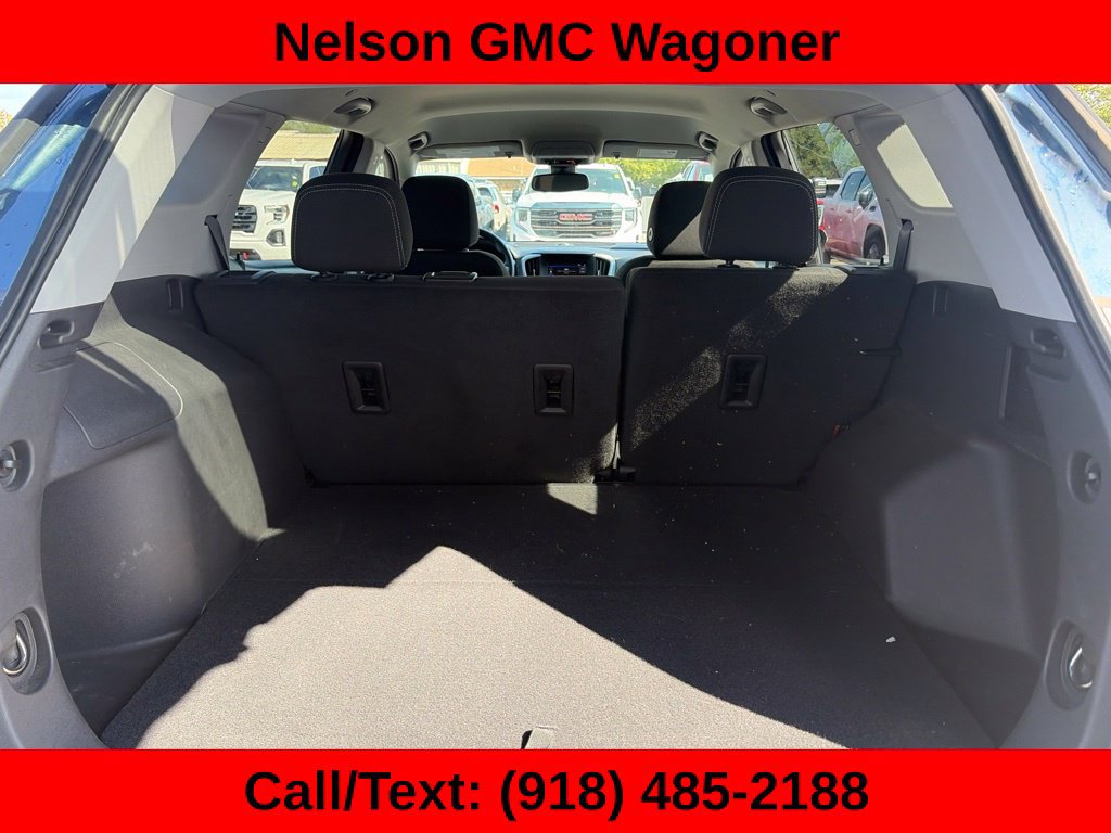 Used 2024 GMC Terrain SLE w/ Driver Convenience Package FWD image 8
